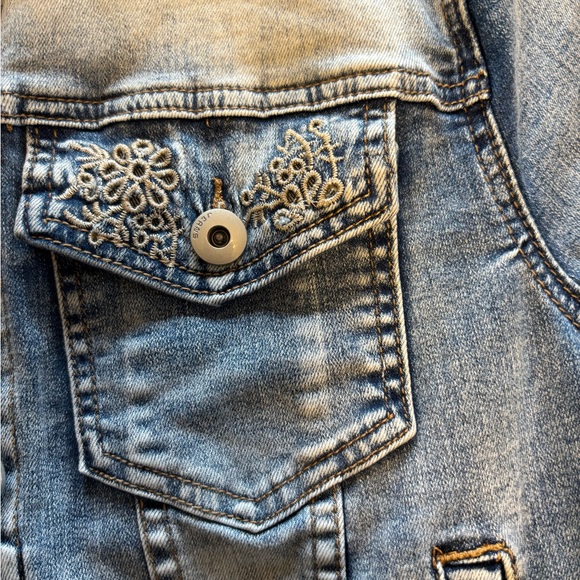 Embroidered Bell Sleeve Denim Jacket - Picture 2 of 6